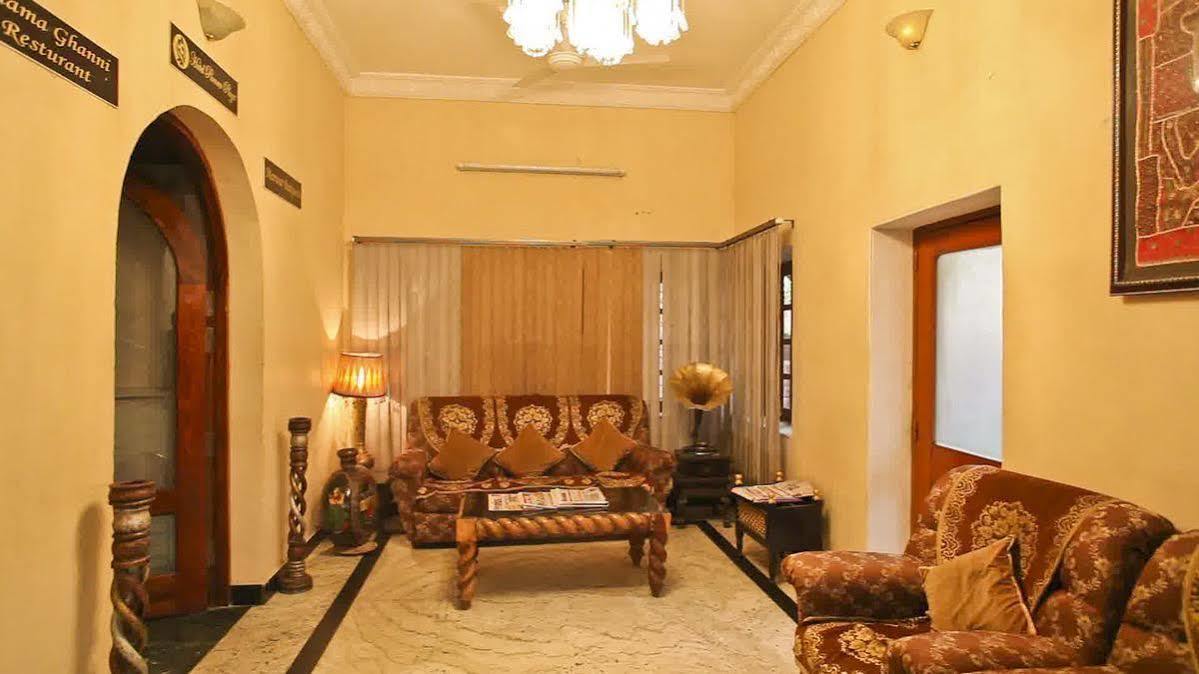 Oyo 9900 Hotel Pioneer Plaza Джодпур Екстериор снимка