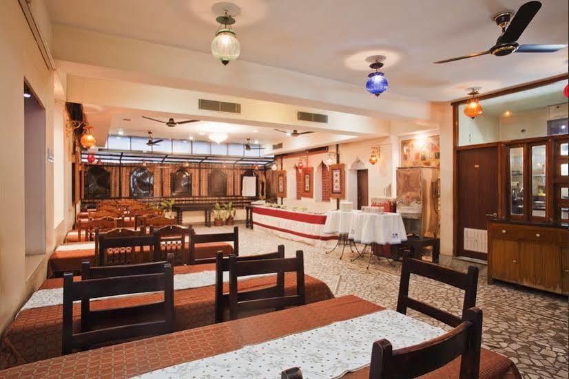 Oyo 9900 Hotel Pioneer Plaza Джодпур Екстериор снимка